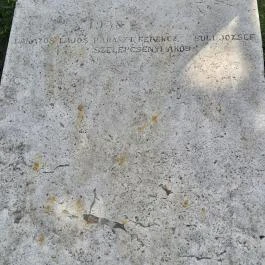 Hősi Emlékmű, Hatvan - Külső kép