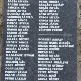 Hősök tere, Buják - Egyéb