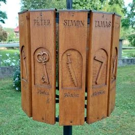 Hősök tere, Buják - Egyéb