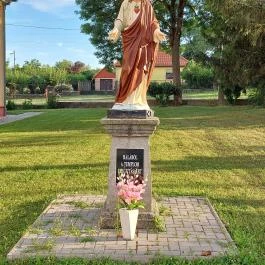 Hősök tere, Buják - Egyéb