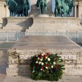 Hősök tere, Budapest - Külső kép