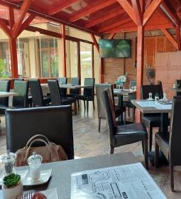 Hotel Írisz étterme