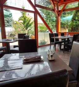 Hotel Írisz étterme