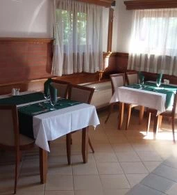 Hotel Kardosfa Ökoturisztikai és Konferenciaközpont étterme