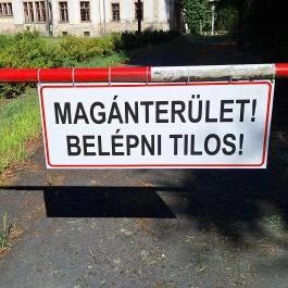 Hoyos-Miksa kastély, Lad - Egyéb