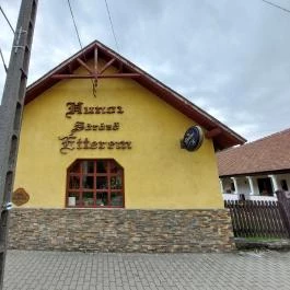 Hunor Étterem Sirok - Külső kép