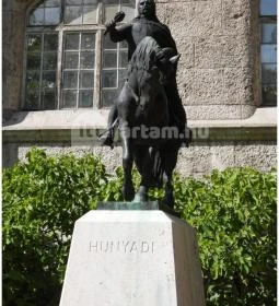 Hunyadi János-szobor