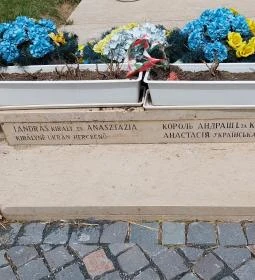 I. András és Anasztázia Hercegnő szobra