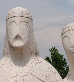 I. András és Anasztázia Hercegnő szobra