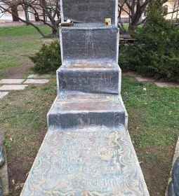 I. Béla király szobra