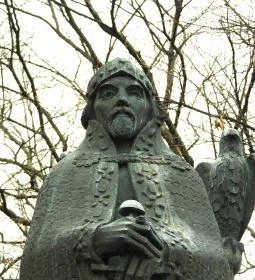 I. Béla király szobra