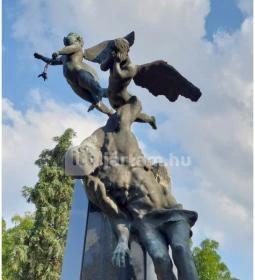 I. és II. világháború áldozatainak emlékműve