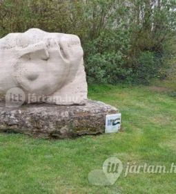 I. és II. világháború, a kitelepítés és 1956 áldozatai emlékmű