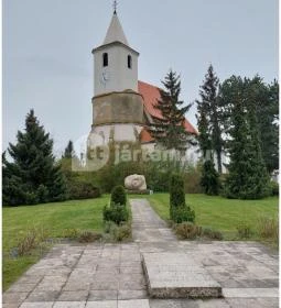 I. és II. világháború, a kitelepítés és 1956 áldozatai emlékmű