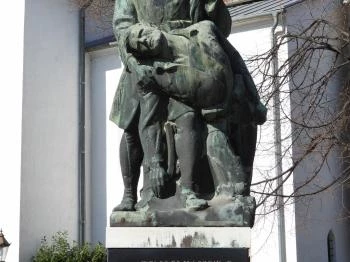 I. & II. világháborús emlékmű Bajna