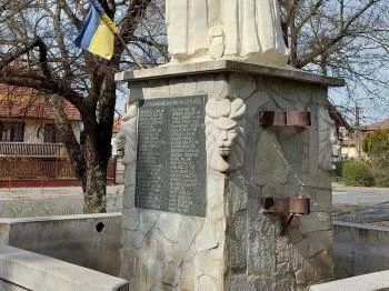 I. és II. világháborús emlékmű Akasztó