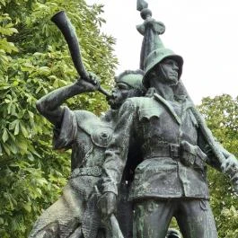 I. és II. világháborús emlékmű - Templom köz, Budapest - Külső kép