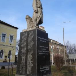 I. világháborús emlékmű Kunmadaras - Külső kép