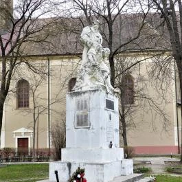 I. világháborús emlékmű Jászladány - Külső kép
