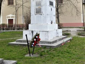 I. világháborús emlékmű Jászladány