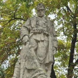 I. világháborús emlékmű, Aba - Külső kép