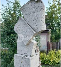 Identitás-emlékmű