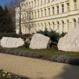 Az idő kapujában Orosháza - Külső kép