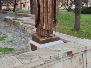 II. János Pál szobra Szekszárd