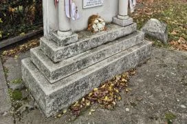 II. Lajos emlékhely Ercsi