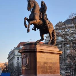 II. Rákóczi Ferenc lovasszobra, Budapest - Külső kép