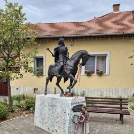 II. Rákóczi Ferenc-szobor, Tokaj - Külső kép