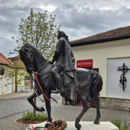 II. Rákóczi Ferenc-szobor, Tokaj - Külső kép
