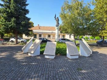 II. világháború áldozatainak emlékműve Heves