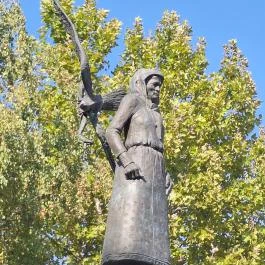 II. világháború áldozatainak emlékműve, Heves - Egyéb