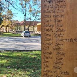 II. világháború és a forradalom áldozatainak állított emlékmű Dunavecse - Egyéb