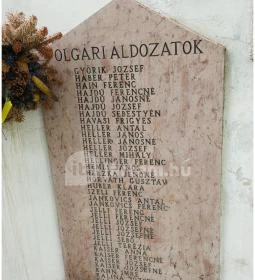 A II. világháború hősi halottainak és minden áldozatának emlékére