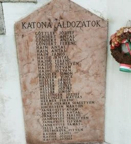 A II. világháború hősi halottainak és minden áldozatának emlékére