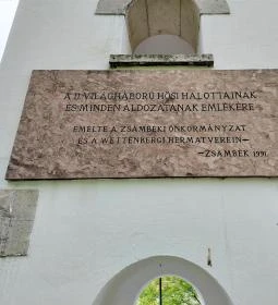 A II. világháború hősi halottainak és minden áldozatának emlékére