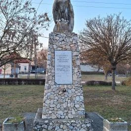 II. világháborúban elhunytak emlékére Baracska - Külső kép