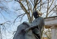 II. világháborús emlékmű Karcag