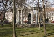 II. világháborús emlékmű Karcag