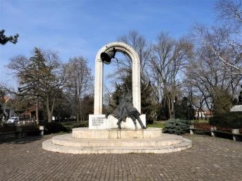 II. világháborús emlékmű Kisújszállás