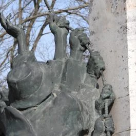 II. világháborús emlékmű Kisújszállás - Egyéb