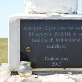 II. világháborús emlékmű, Csákberény - Egyéb
