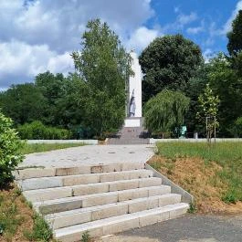II. világháborús szovjet emlékmű Nagybajom - Külső kép