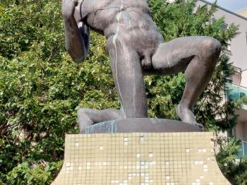 Ijász fiú szobra Budapest