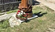 Iluska szobor Jen? - Külső kép