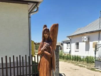 Iluska szobor Jenő