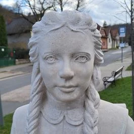 Iskolás kislány Törökbálint - Egyéb