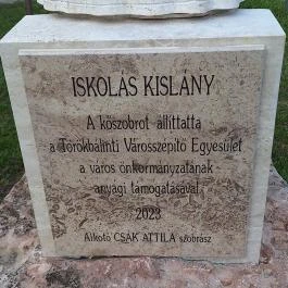 Iskolás kislány Törökbálint - Egyéb